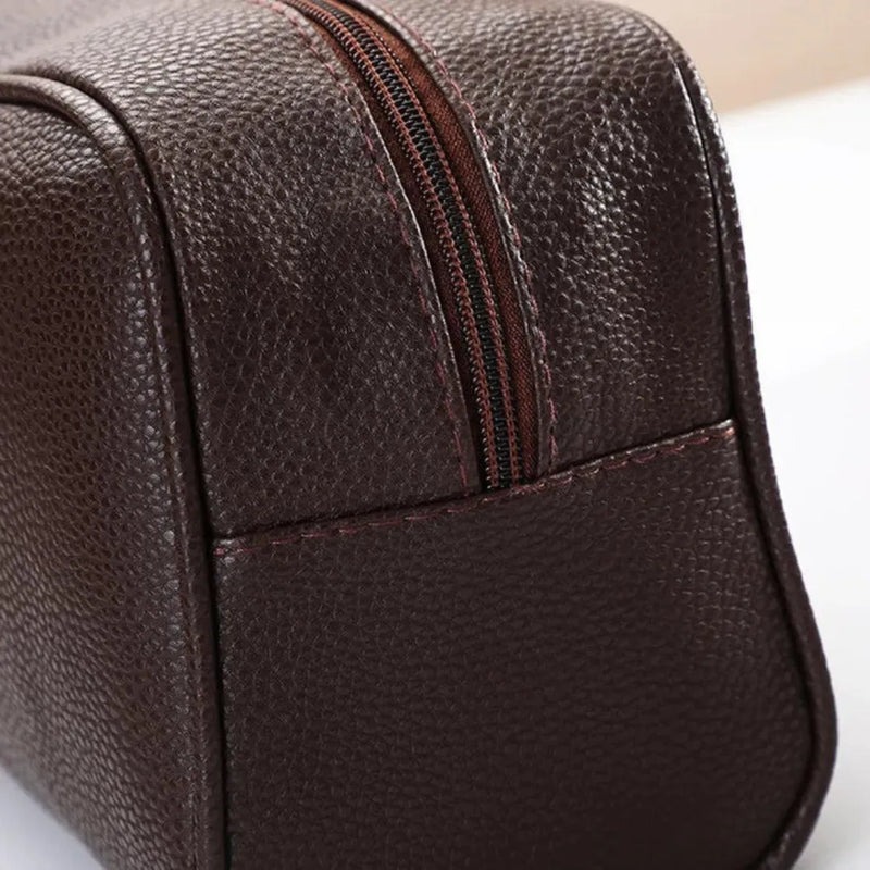 Bolsa Necessaire Masculina de Couro.